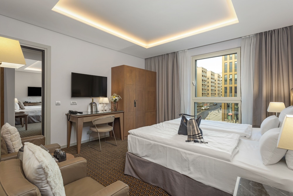 Hotel Royal Prague — Hotel rooms in Prague, Prague