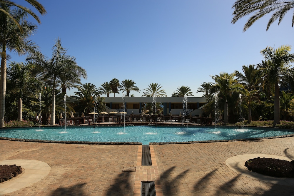 R2 Pájara Beach Hotel & Spa - All Inclusive — Pool in Costa Calma, Canary Islands