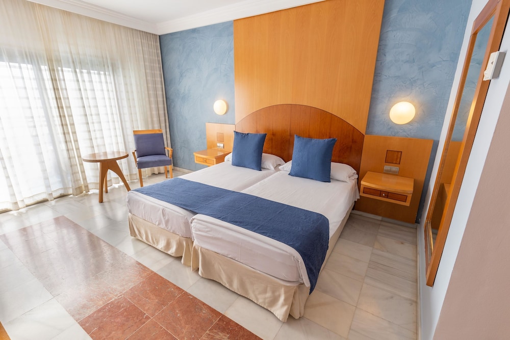 R2 Pájara Beach Hotel & Spa - All Inclusive — Rooms in Costa Calma, Canary Islands