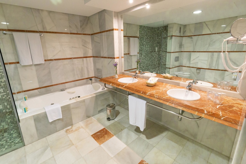 R2 Pájara Beach Hotel & Spa - All Inclusive — Rooms in Costa Calma, Canary Islands