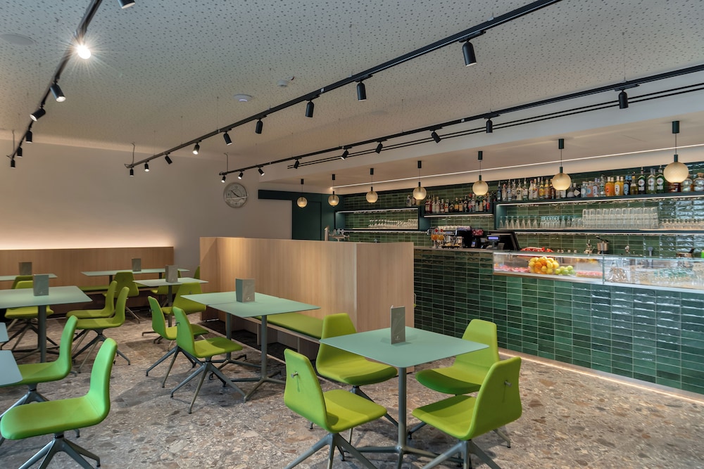 Hotel Royal Village — Restaurant & bars in Limone sul Garda, Lombardy