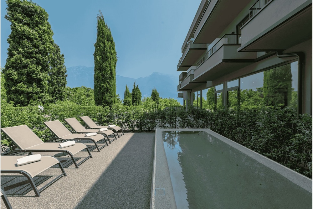 Hotel Royal Village — Hotel building in Limone sul Garda, Lombardy