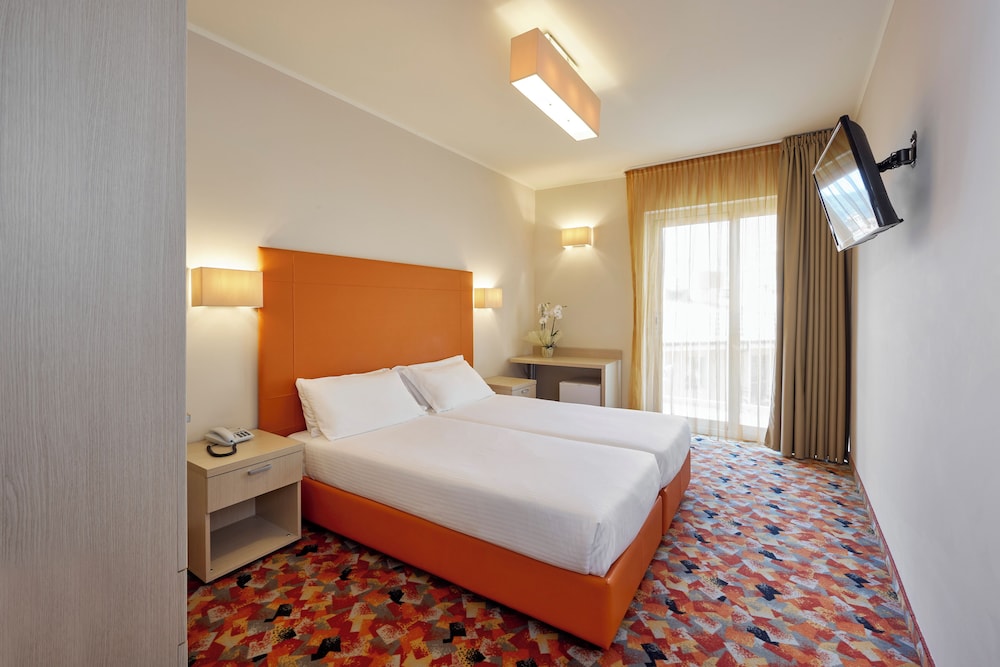 Hotel Royal Village — Hotel rooms in Limone sul Garda, Lombardy