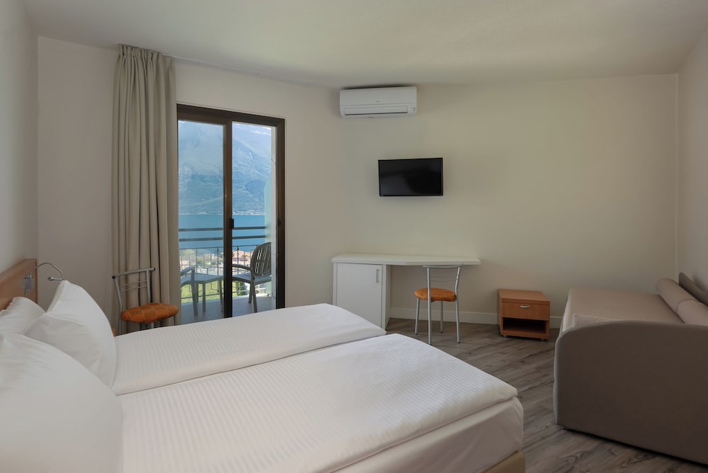 Hotel Royal Village — Hotel rooms in Limone sul Garda, Lombardy