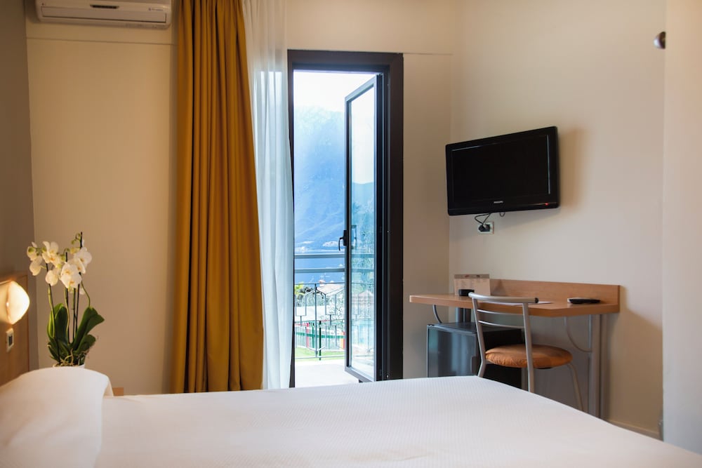 Hotel Royal Village — Hotel rooms in Limone sul Garda, Lombardy