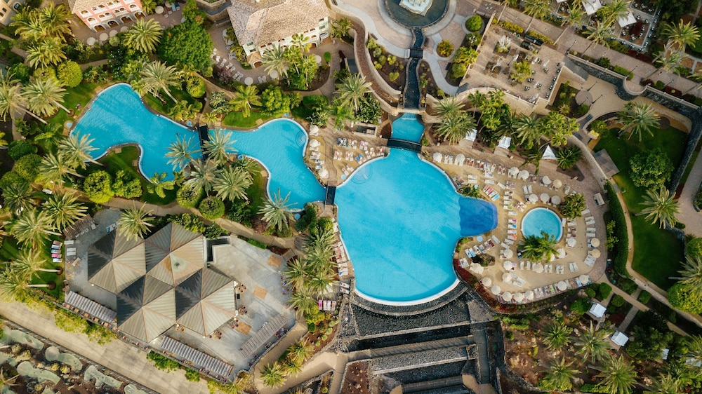 Hotel R2 Río Calma Spa Wellness & Conference — Swimming pool in Costa Calma, Canary Islands