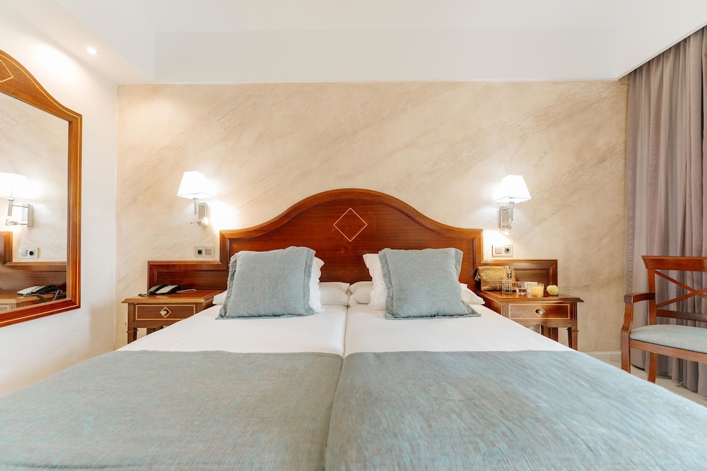 Hotel R2 Río Calma Spa Wellness & Conference — Hotel rooms in Costa Calma, Canary Islands