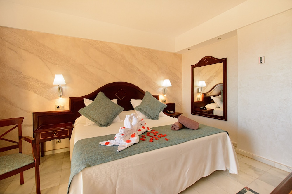 Hotel R2 Río Calma Spa Wellness & Conference — Hotel rooms in Costa Calma, Canary Islands