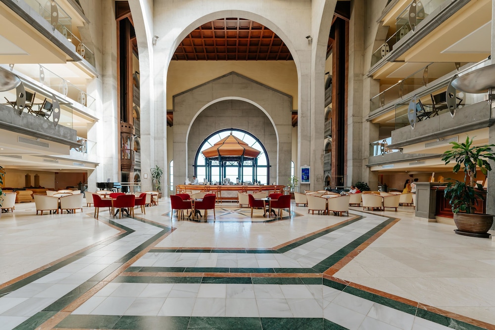 Hotel R2 Río Calma Spa Wellness & Conference — Hotel building in Costa Calma, Canary Islands