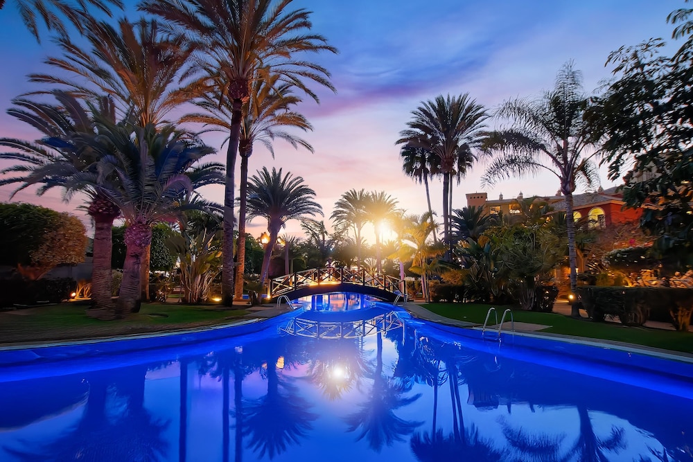 Hotel R2 Río Calma Spa Wellness & Conference — Swimming pool in Costa Calma, Canary Islands