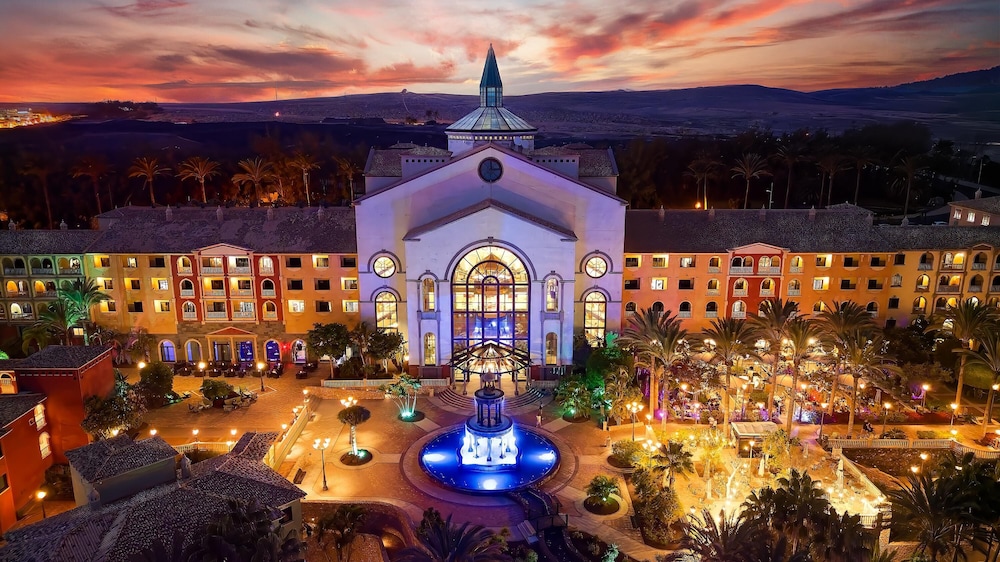 Hotel R2 Río Calma Spa Wellness & Conference — Hotel building in Costa Calma, Canary Islands