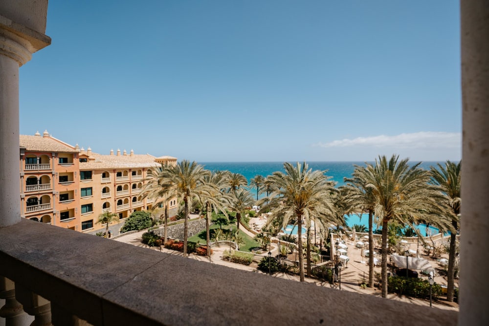 Hotel R2 Río Calma Spa Wellness & Conference — Swimming pool in Costa Calma, Canary Islands