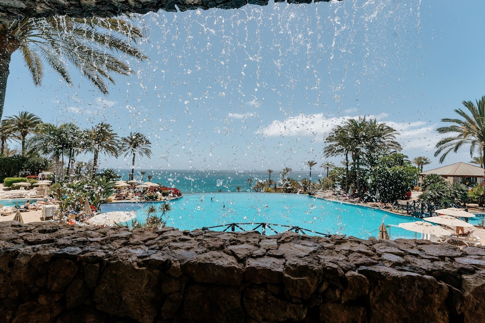 Hotel R2 Río Calma Spa Wellness & Conference — Swimming pool in Costa Calma, Canary Islands