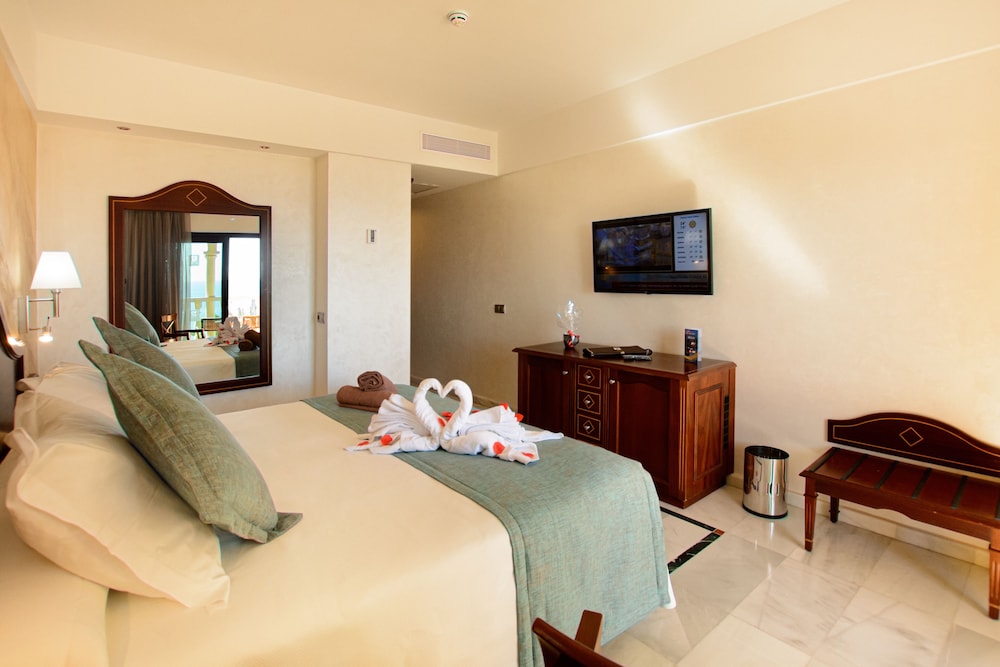 Hotel R2 Río Calma Spa Wellness & Conference — Hotel rooms in Costa Calma, Canary Islands
