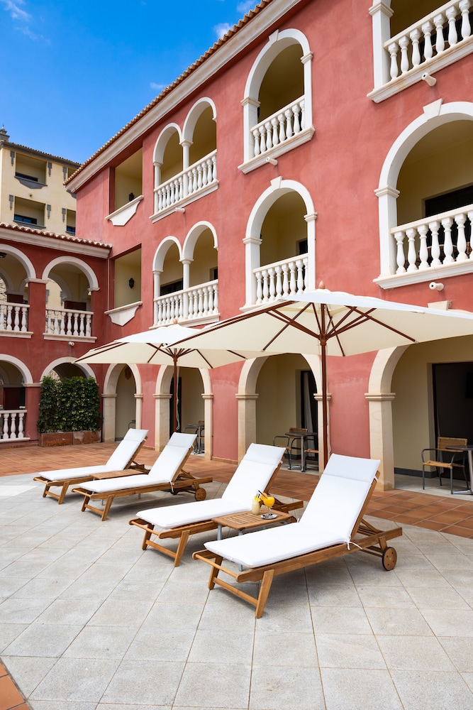 Hotel R2 Río Calma Spa Wellness & Conference — Hotel building in Costa Calma, Canary Islands