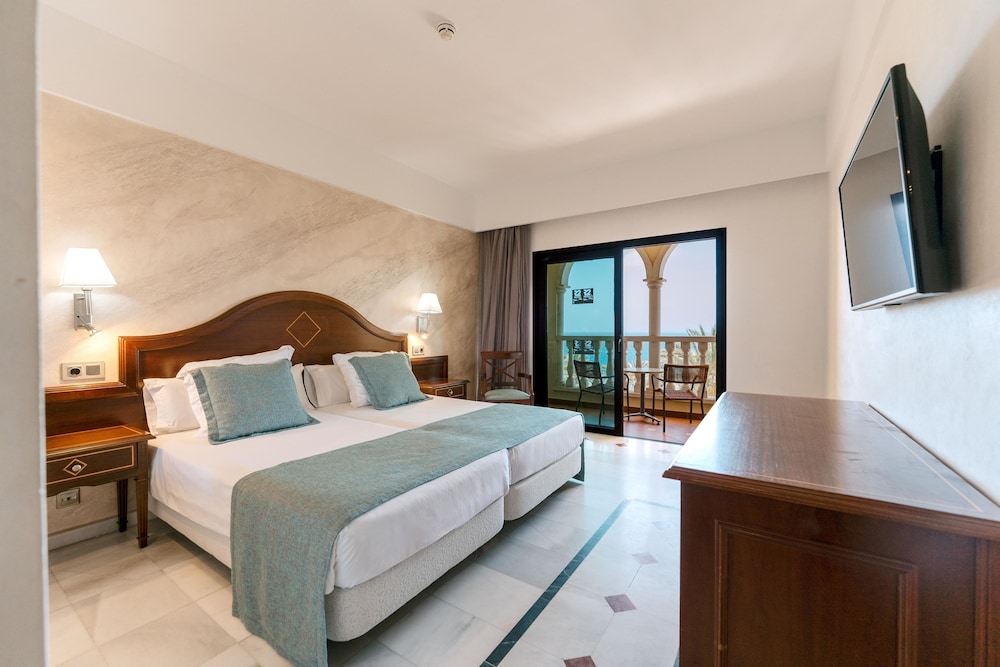 Hotel R2 Río Calma Spa Wellness & Conference — Hotel rooms in Costa Calma, Canary Islands
