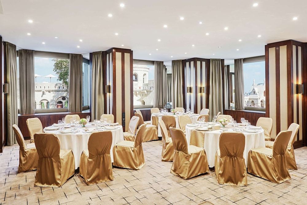 Hilton Budapest — Restaurant & bars in Budapest, Budapest