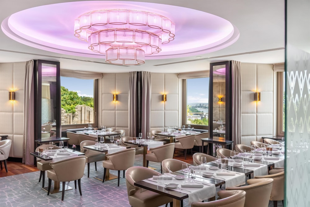 Hilton Budapest — Restaurant & bars in Budapest, Budapest