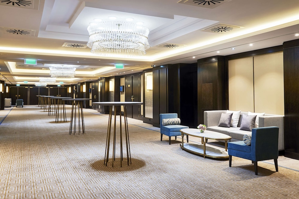 Hilton Budapest — Restaurant & bars in Budapest, Budapest