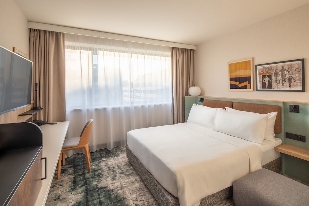 Crowne Plaza Budapest by IHG — Hotel rooms in Budapest, Budapest