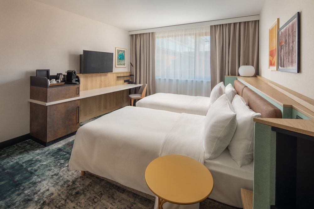 Crowne Plaza Budapest by IHG — Hotel rooms in Budapest, Budapest