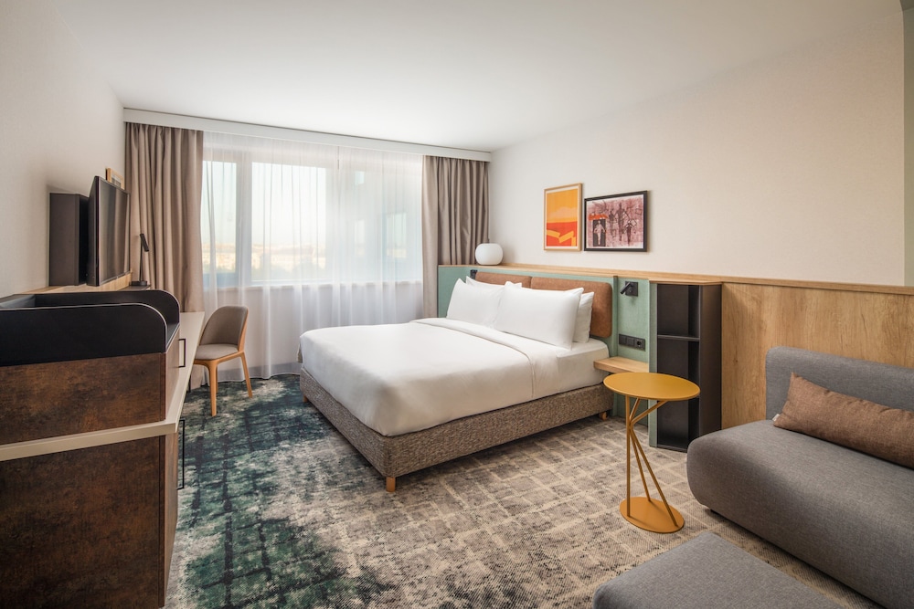 Crowne Plaza Budapest by IHG — Hotel rooms in Budapest, Budapest