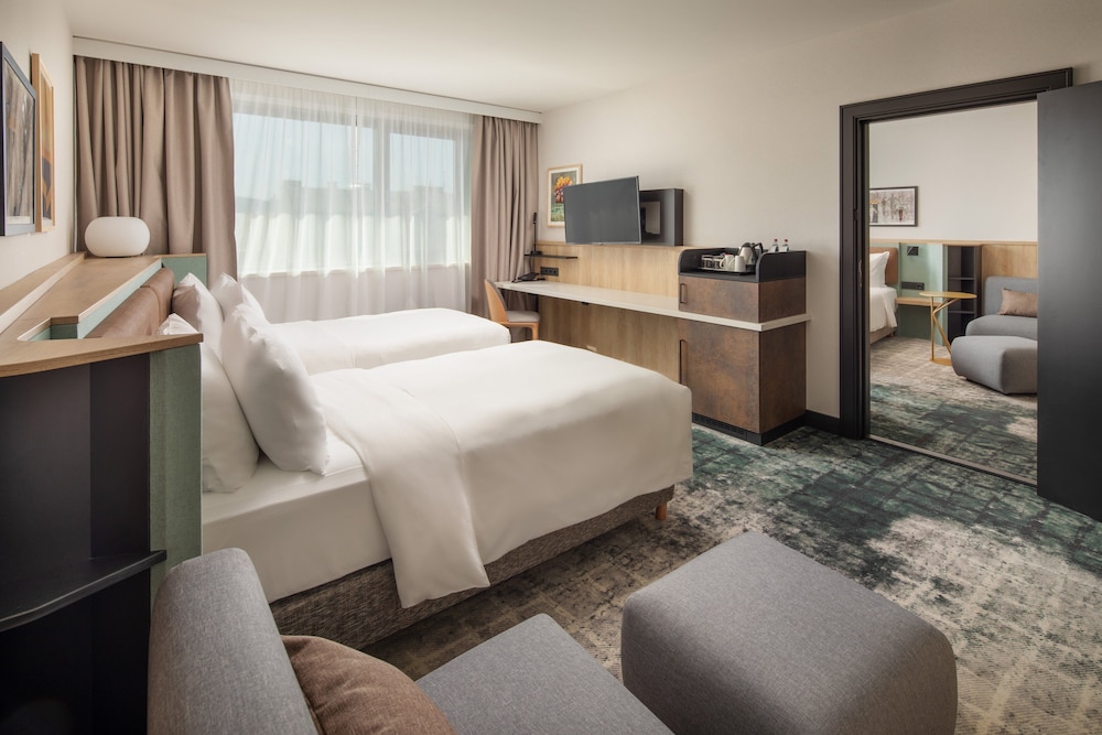 Crowne Plaza Budapest by IHG — Hotel rooms in Budapest, Budapest