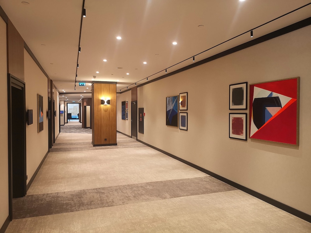 Crowne Plaza Budapest by IHG — Hotel building in Budapest, Budapest