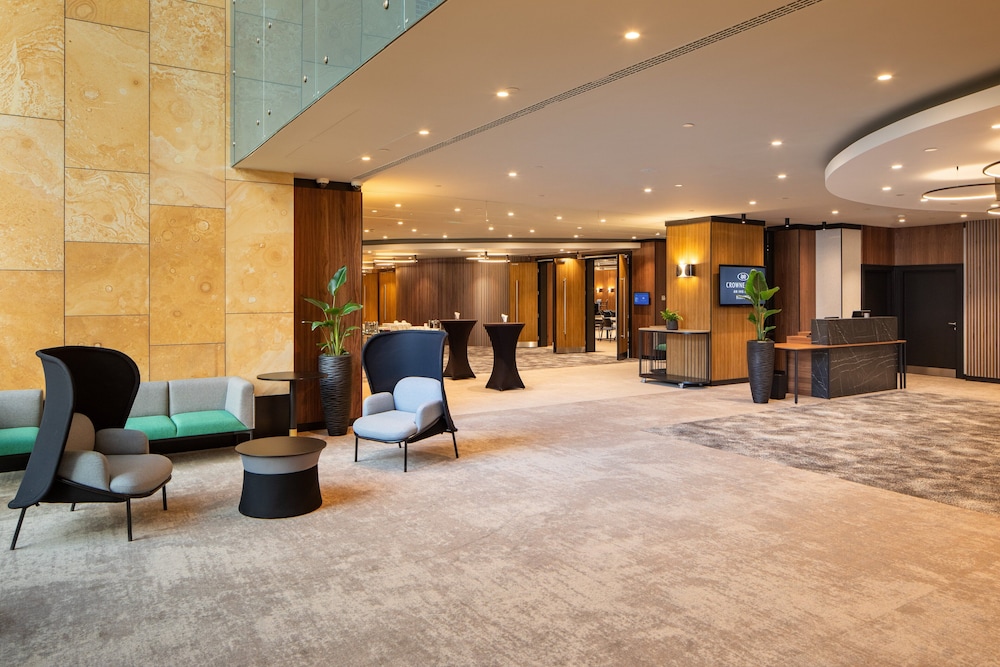 Crowne Plaza Budapest by IHG — Hotel building in Budapest, Budapest