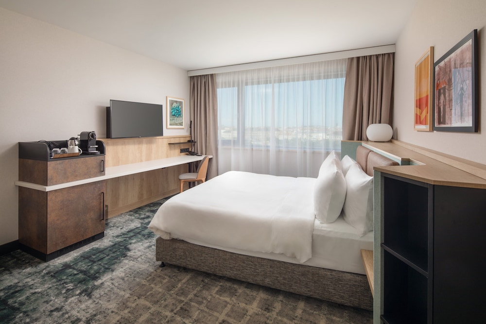 Crowne Plaza Budapest by IHG — Hotel rooms in Budapest, Budapest