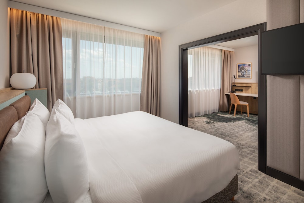 Crowne Plaza Budapest by IHG — Hotel rooms in Budapest, Budapest