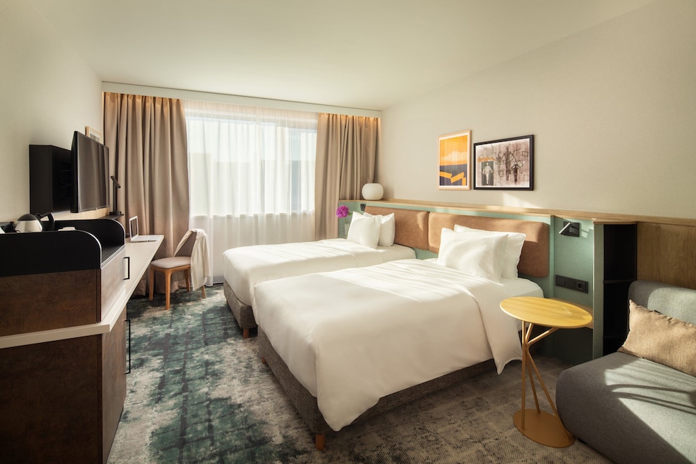 Crowne Plaza Budapest by IHG — Hotel rooms in Budapest, Budapest