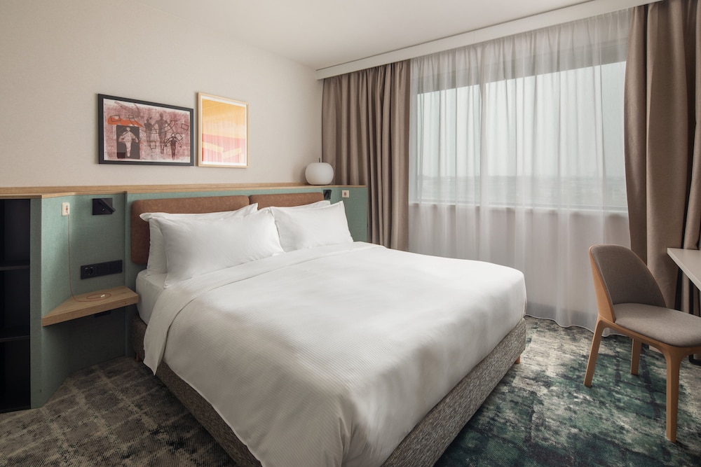 Crowne Plaza Budapest by IHG — Hotel rooms in Budapest, Budapest
