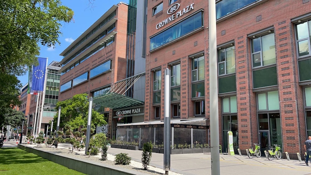 Crowne Plaza Budapest by IHG — Hotel building in Budapest, Budapest