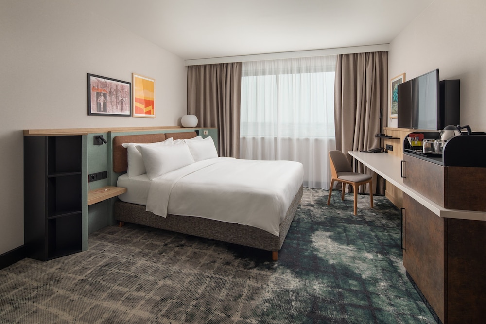Crowne Plaza Budapest by IHG — Hotel rooms in Budapest, Budapest