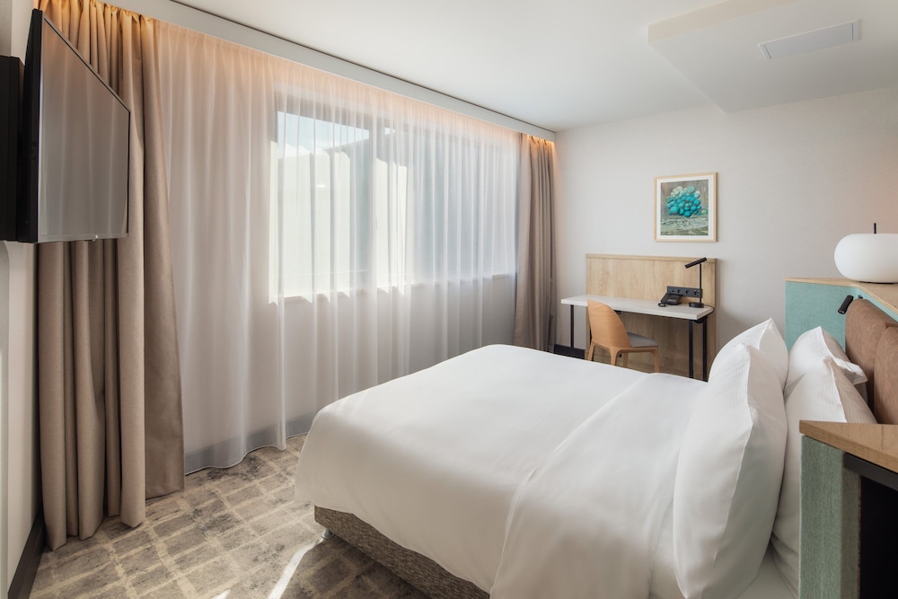 Crowne Plaza Budapest by IHG — Hotel rooms in Budapest, Budapest