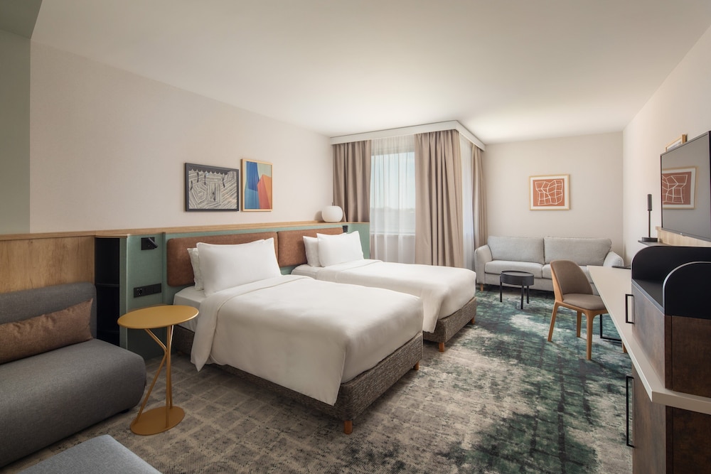 Crowne Plaza Budapest by IHG — Hotel rooms in Budapest, Budapest