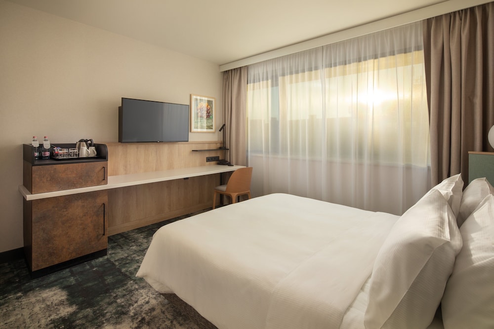 Crowne Plaza Budapest by IHG — Hotel rooms in Budapest, Budapest