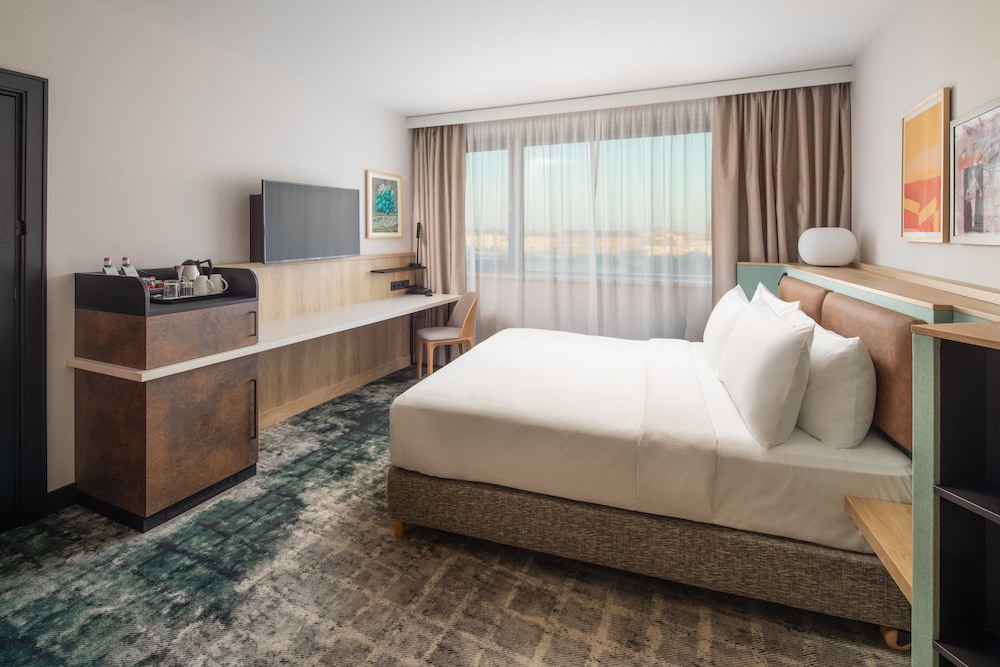 Crowne Plaza Budapest by IHG — Hotel rooms in Budapest, Budapest