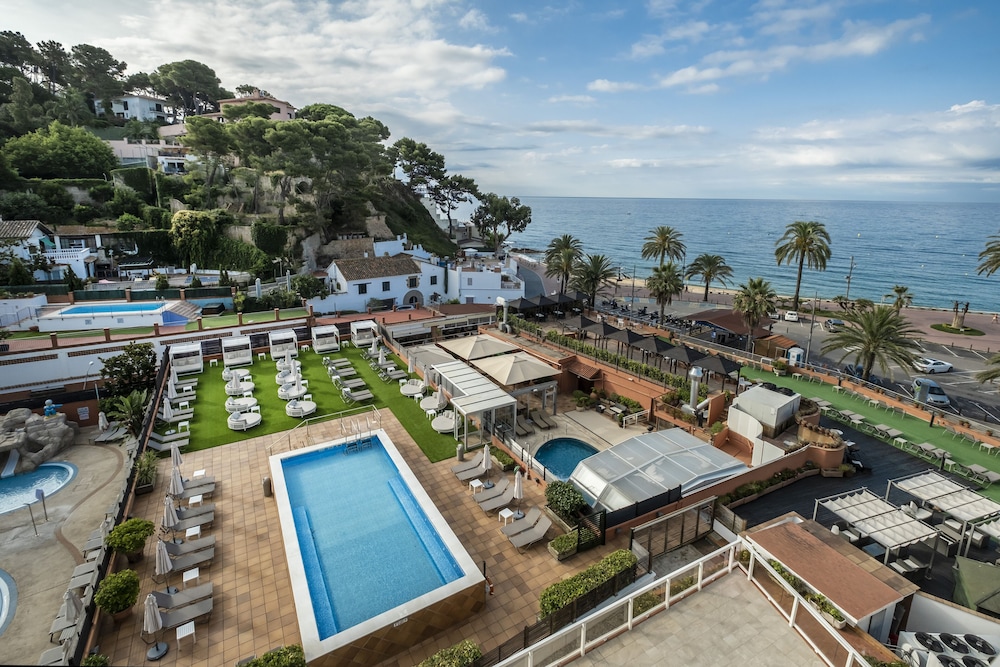 Hotel Rosamar & Spa — Swimming pool in Lloret de Mar, Catalonia