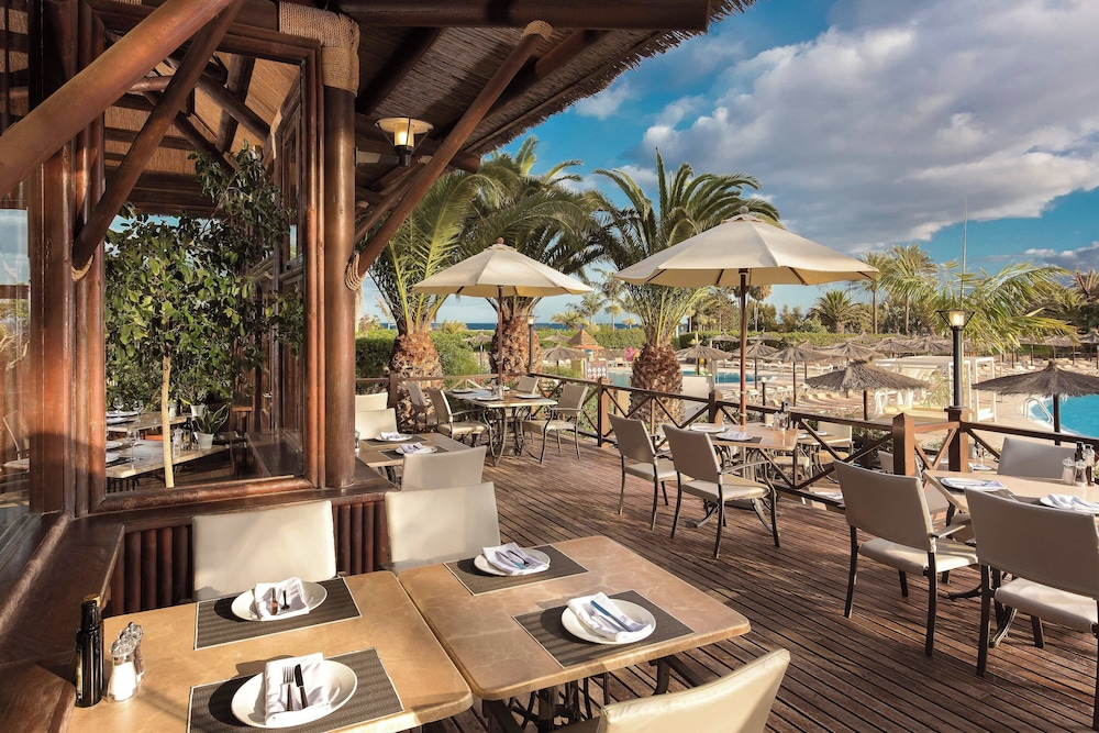 Sheraton Fuerteventura Beach, Golf & Spa Resort — Restaurant & bars in Costa de Antigua, Canary Islands
