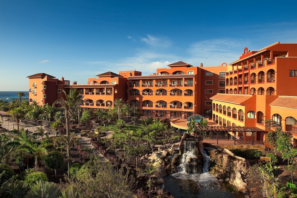Sheraton Fuerteventura Beach, Golf & Spa Resort — Hotel building in Costa de Antigua, Canary Islands