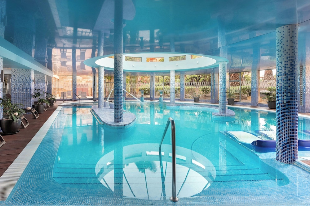Sheraton Fuerteventura Beach, Golf & Spa Resort — Swimming pool in Costa de Antigua, Canary Islands