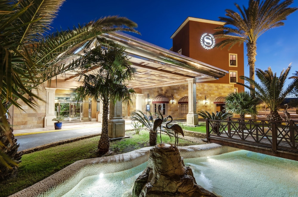 Sheraton Fuerteventura Beach, Golf & Spa Resort — Hotel building in Costa de Antigua, Canary Islands