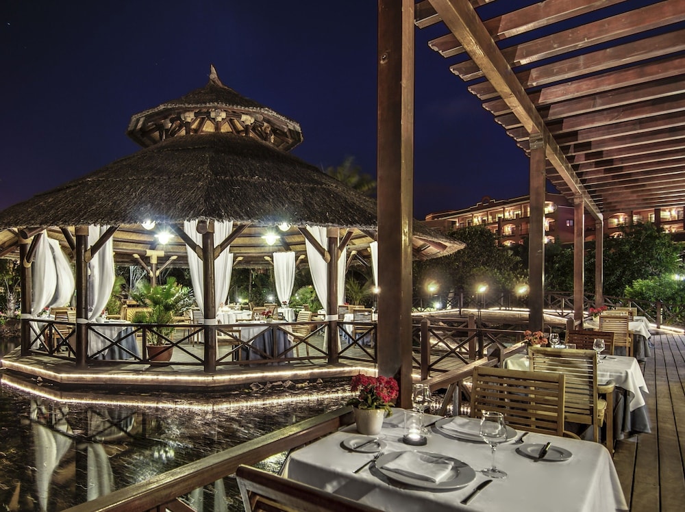 Sheraton Fuerteventura Beach, Golf & Spa Resort — Restaurant & bars in Costa de Antigua, Canary Islands