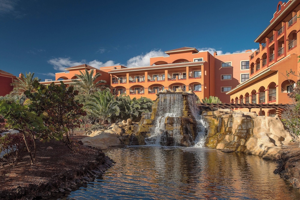 Sheraton Fuerteventura Beach, Golf & Spa Resort — Hotel building in Costa de Antigua, Canary Islands