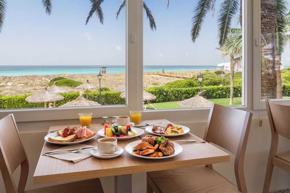 Sol Milanos Pingüinos — Restaurant & bars in Son Bou, Balearic Islands