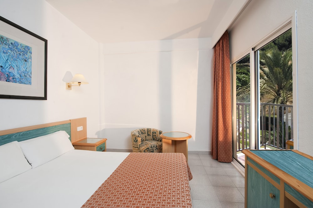 Sol Milanos Pingüinos — Hotel rooms in Son Bou, Balearic Islands