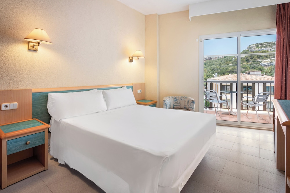 Sol Milanos Pingüinos — Hotel rooms in Son Bou, Balearic Islands