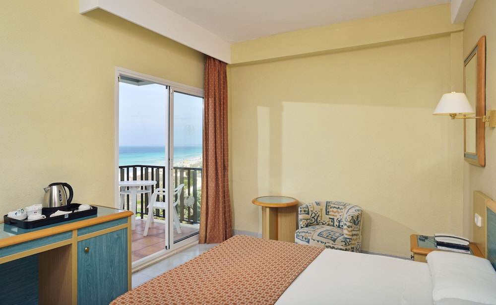 Sol Milanos Pingüinos — Hotel rooms in Son Bou, Balearic Islands